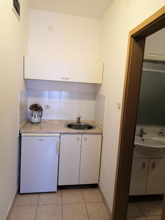 Laura And Nevio Apartments And Rooms Cres Extérieur photo
